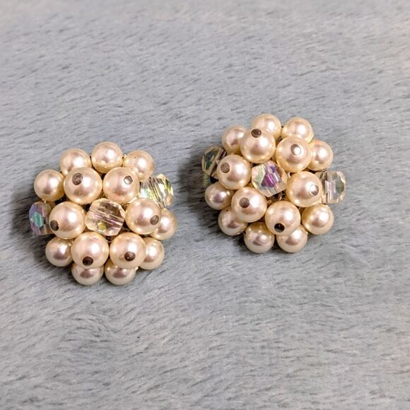 Vintage 1950's Faux Pearl w/ AB Crystal Accents Clip Earrings - Made in Japan - Picture 3 of 8
